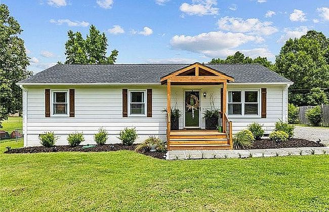 Image of 21116 Leonard Dr