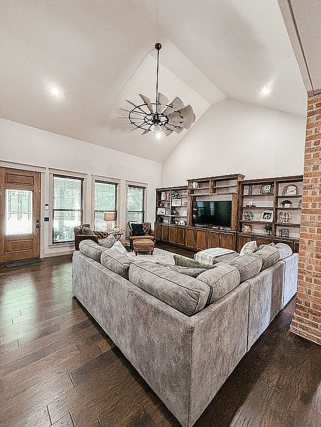 Image of 321 Crossgate Dr