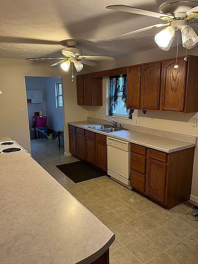 Photo of 2320 Midway Rd, Knoxville, TN