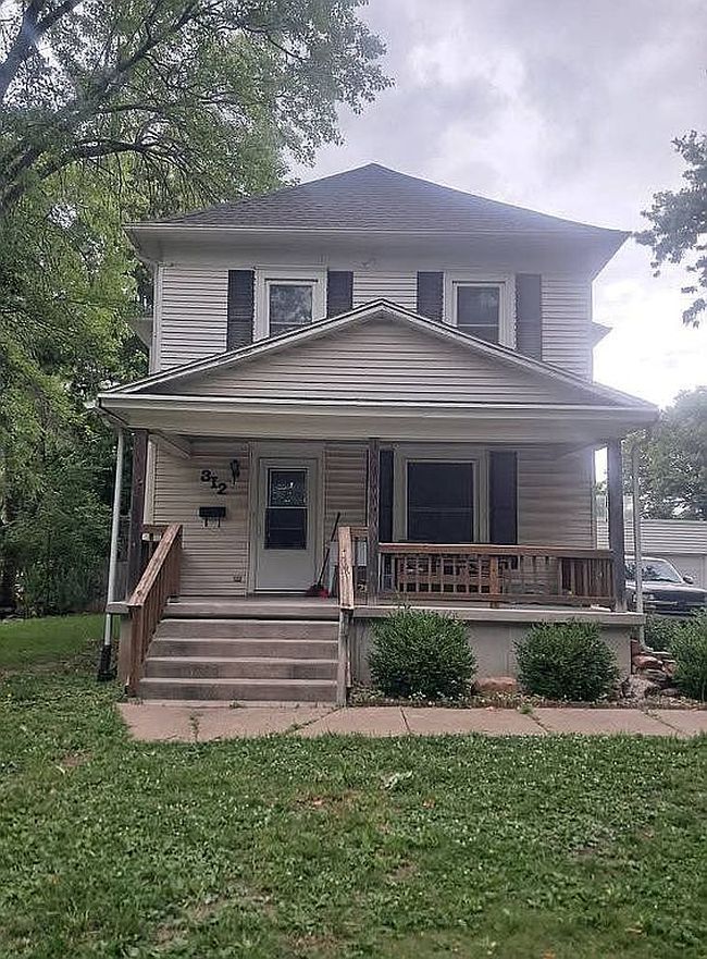 Photo of 312 Main St, Sabetha, KS
