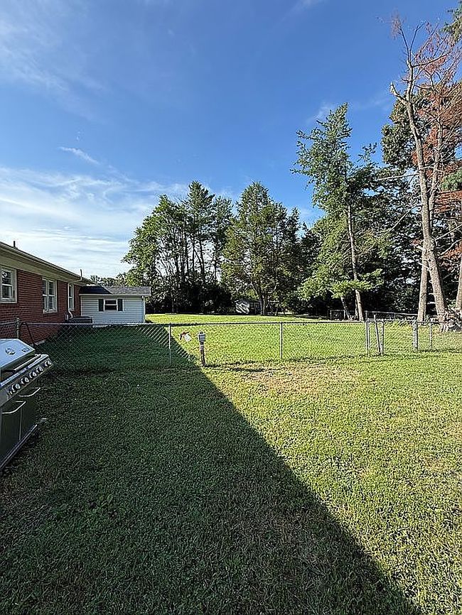 Photo of 1002 Roundelay Rd, Lynchburg, VA