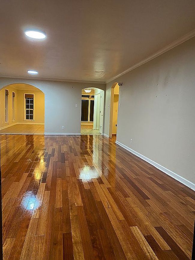 Image of 705 Coker St