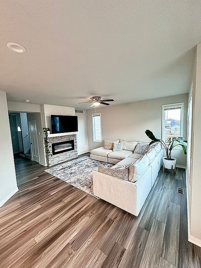 Photo of 16632 Mill Pond Cir, Urbandale, IA