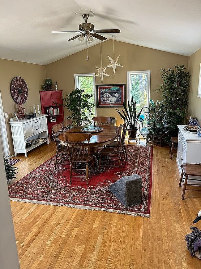 Image of 1060 Silver Falls Dr Ne