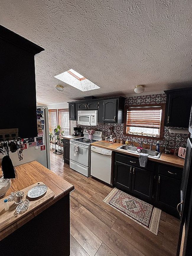 Image of 199 Suffield Dr