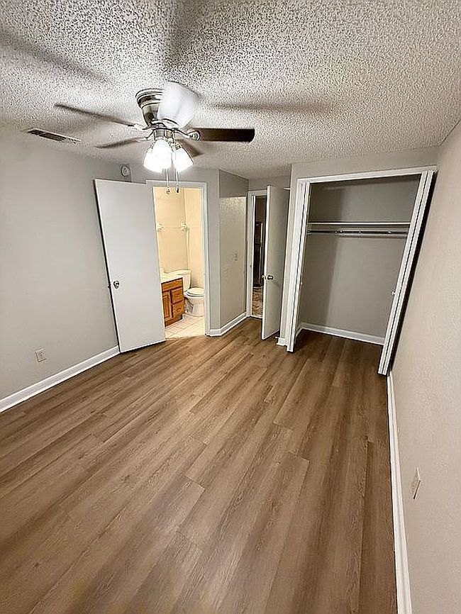 Photo of 4371 Crossbow Rd, Jacksonville, FL