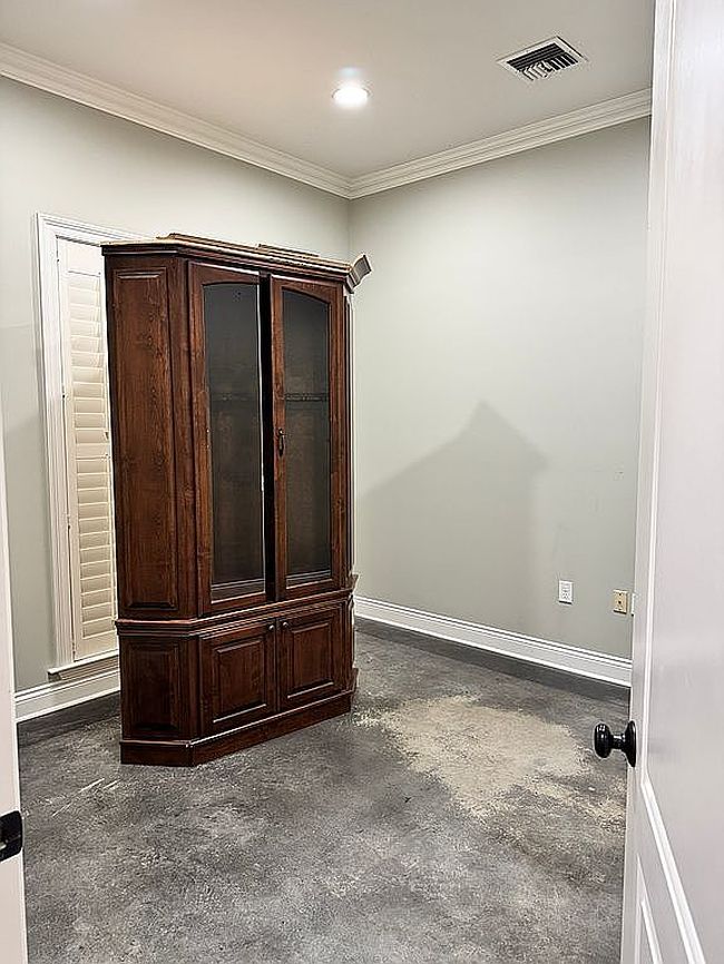 Image of 261 Westside Blvd