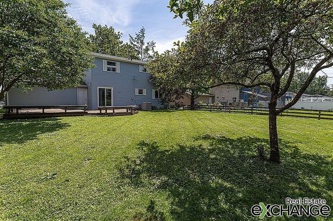 Photo of 2718 Avalon Dr, Bettendorf, IA