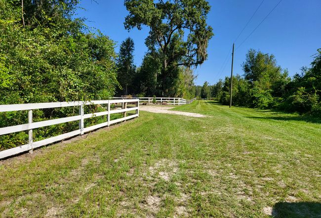 Image of 605 Southwest Ford Lane