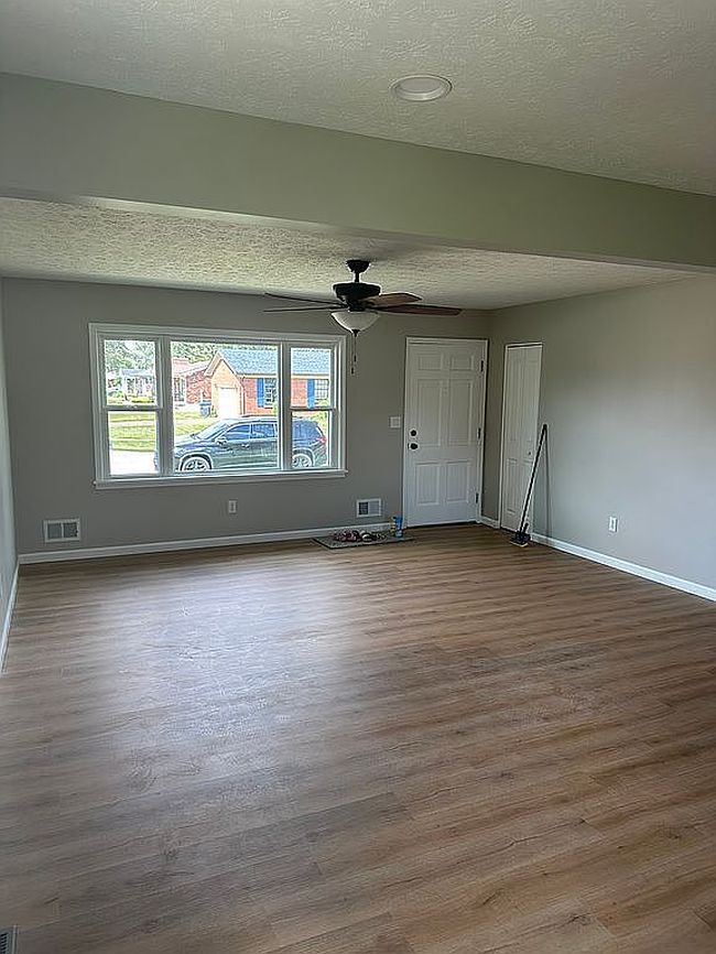 Photo of 4810 Sunday Dr, Louisville, KY