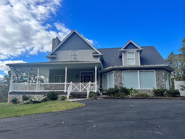 Photo of 5350 Oxford Rd, Chatham, VA