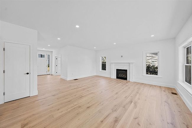 Photo of 17 Harwood Rd, Natick, MA