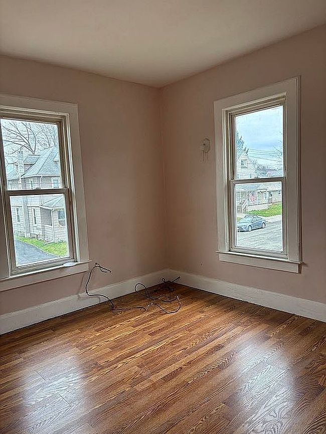Image of 6 Andrews Ave
