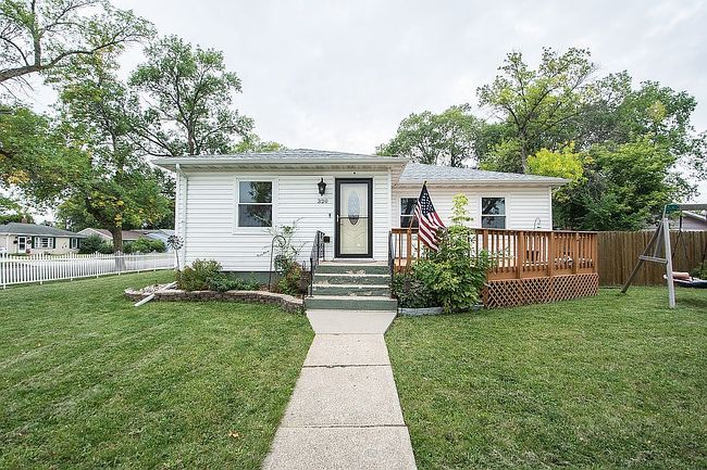 Additional photo 3 of property located at 320 2nd St E