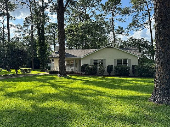 Photo of 1021 Summit Dr, Albany, GA