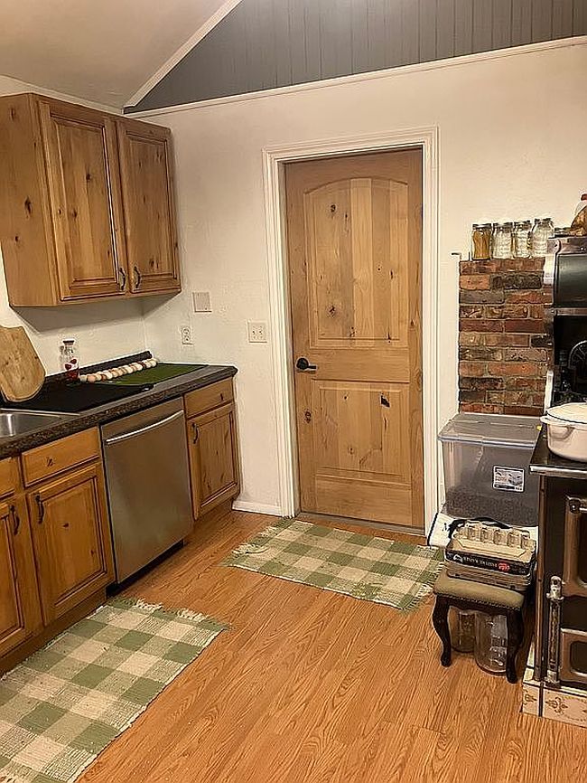 Photo of 115 W 200 S, Kanosh, UT