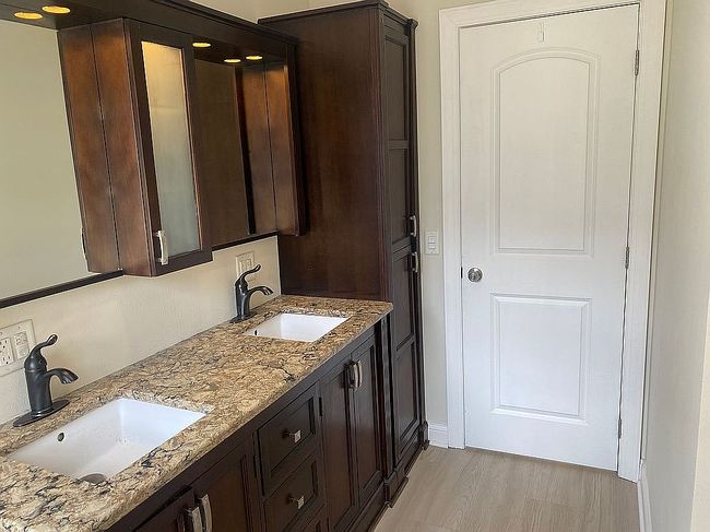 Image of 1306 Oak Blvd