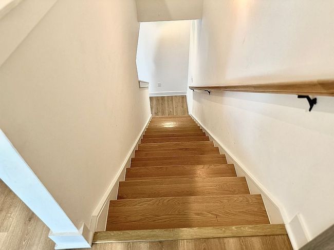 Image of 602 Newhall Dr