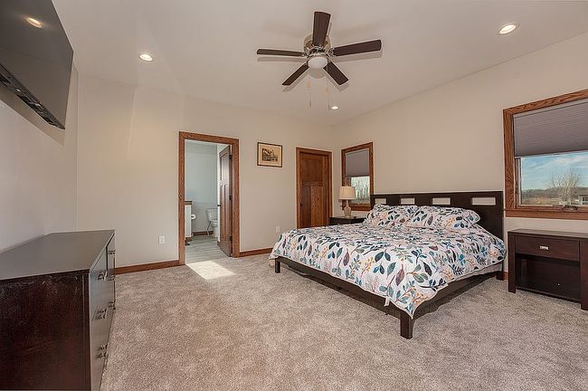 Photo of 605 Bedford St, Clear Lake, IA