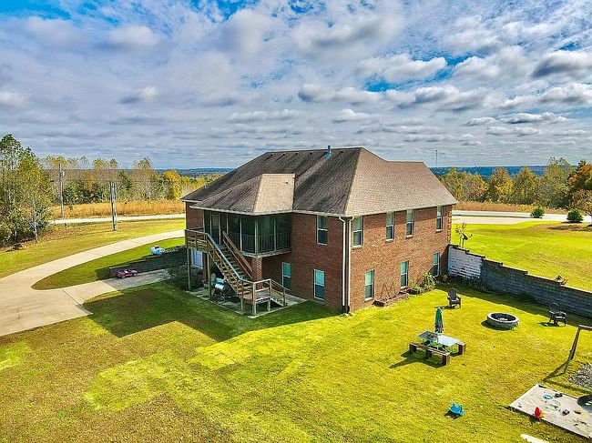 Image of 102 Eagle Dr
