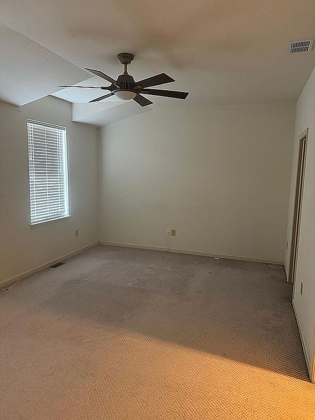 Photo of 207 Saddlebrook Dr, Bensalem, PA
