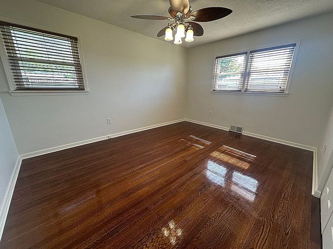 Image of 110 South Ln
