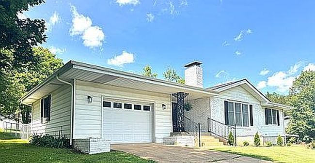 Image of 215 Cypress St
