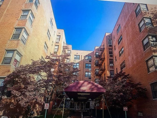Photo of 555 Bronx River Rd Apt 5E, Yonkers, NY