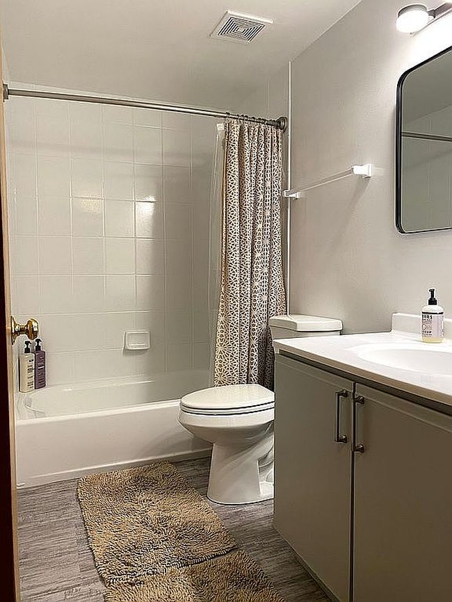 Image of 419 W Cermak Rd #2C