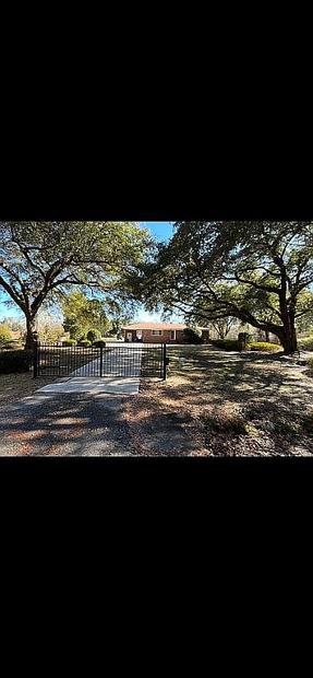 Image of 4428 Maple Ridge Rd