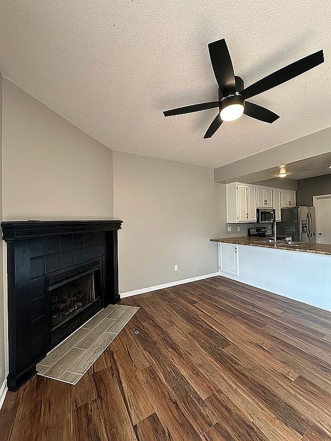 Photo of 8226 N Bradford Ct, Kansas City, MO