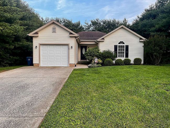 Photo of 165 Rolling Meadows Dr, Stanford, KY