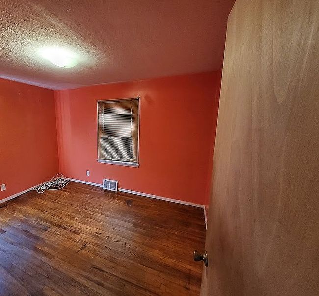 Additional photo 4 of property located at 4461 E 158th St