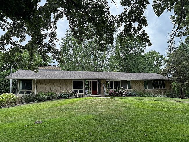 Photo of 27 W Breitmeyer Pl, Mount Clemens, MI