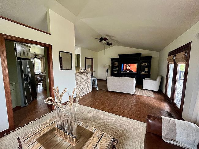 Image of 1403 S Timberline Dr
