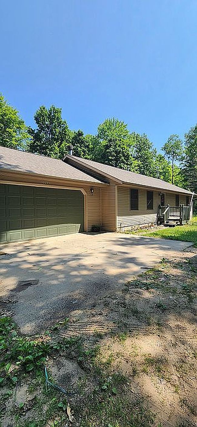 Photo of 2288 Nimrod Rd, Traverse City, MI