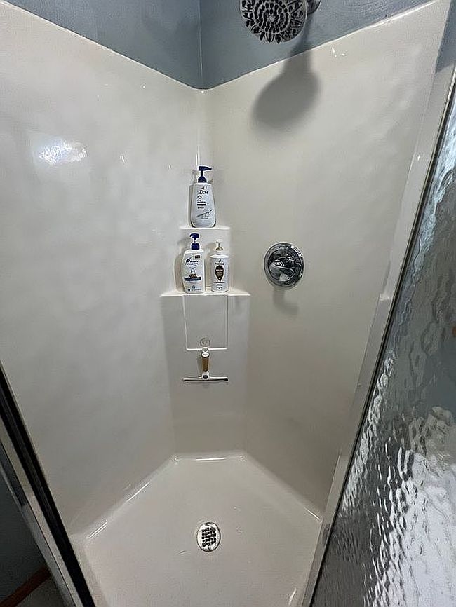Image of 1014 S Shamrock Cir