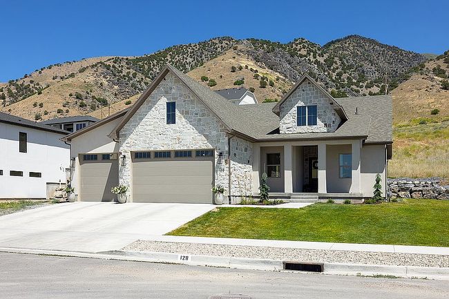 Photo of 128 N Sherwood Dr
