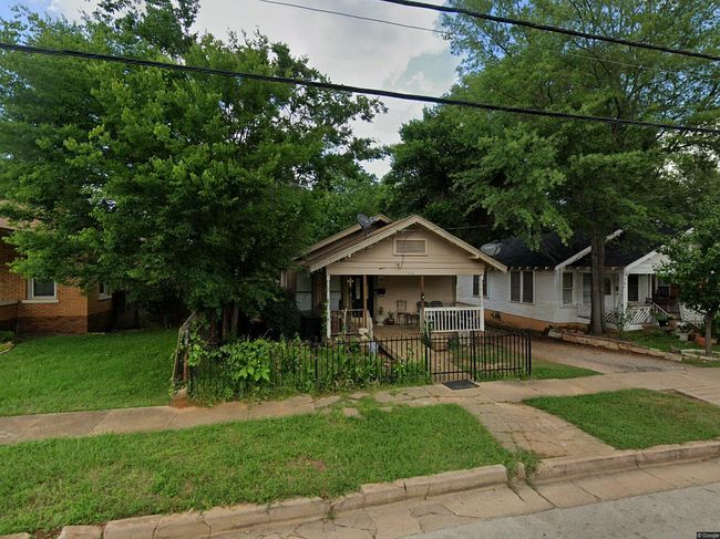 Image of 400 E Houston St
