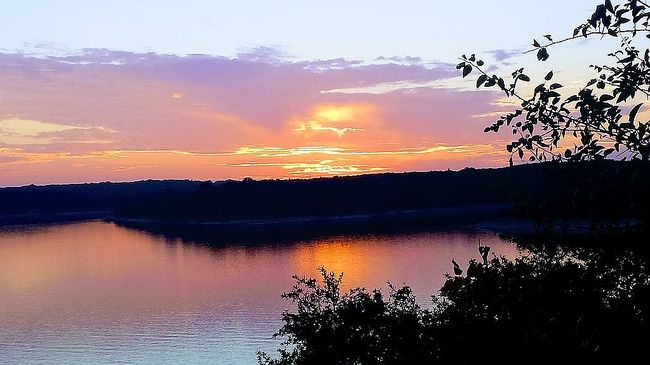 Photo of 314 Sunset Dr, Lakehills, TX