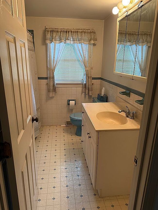 Photo of 41 Mockingbird Ln, West Yarmouth, MA