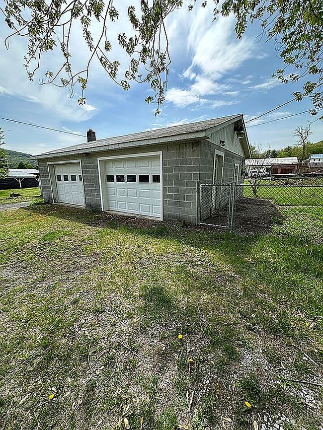 Image of 305 High St