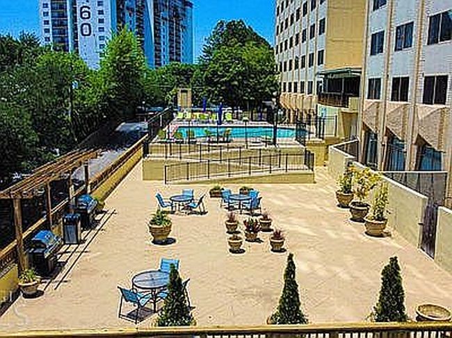 Photo of 2479 Peachtree Rd Ne, Atlanta, GA