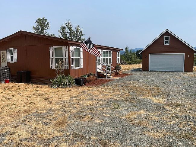 Photo of 1807 Rounds Ave, Grants Pass, OR