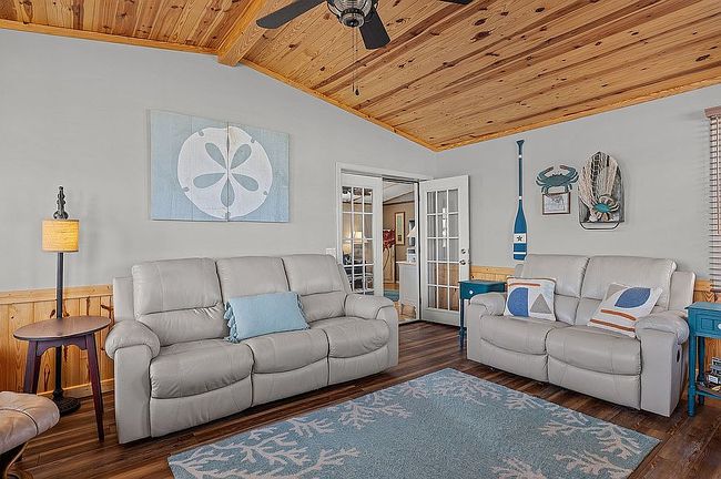 Photo of 542 Sea Lavender Trl, Emerald Isle, NC