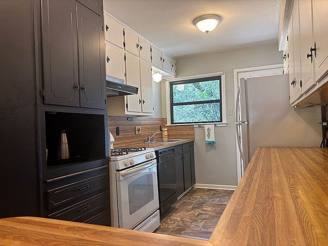 Additional photo 2 of property located at 1515 Linden Dr