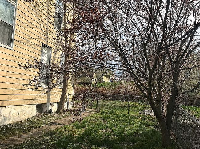 Image of 623 W 9th St