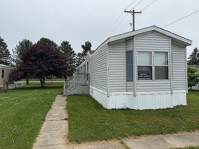 Photo of 3837 Chippewa Dr, Burtchville, MI