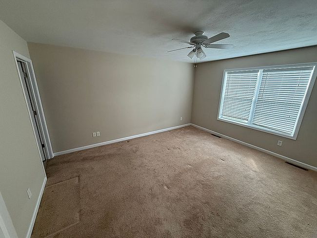 Photo of 4951 Wintersweet Dr, Liverpool, NY