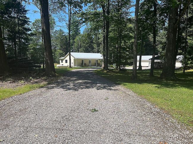 Photo of 1663 Roundtown Dr, Crown, PA